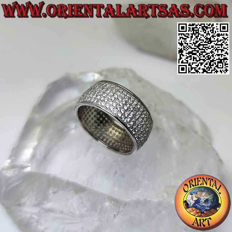 Silberring mit abgerundetem Band, besetzt mit weißen Zirkonen (9 mm)
