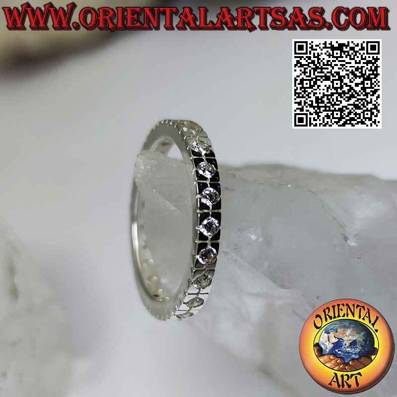 Anello in argento a fedina squadrettata "veretta" con zirconi bianchi incastonati singolarmente (2 mm)
