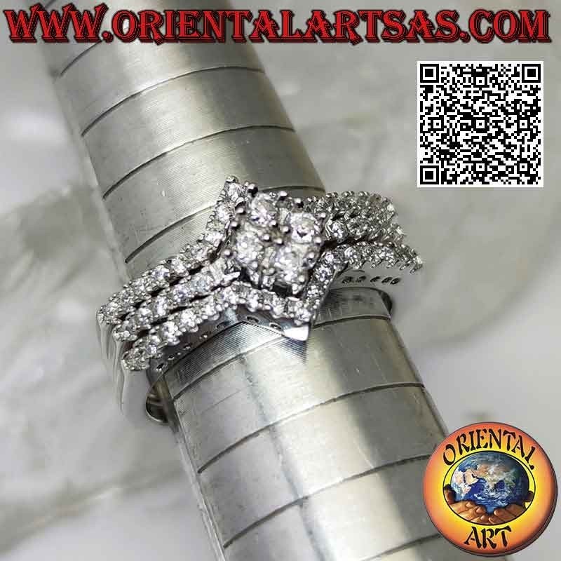Anillo de plata, trío de verette medio tachonado con circonitas blancas engastadas con un rombo central