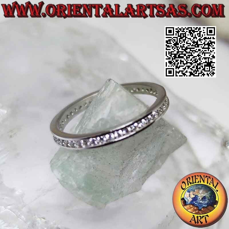 Bague en argent avec bande "Eternity" sertie de zircons blancs (2 mm)