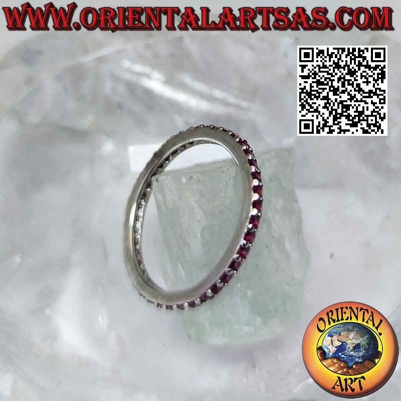 Bague en argent avec bande "Eternity" sertie de zircons rouges sertis (2 mm)