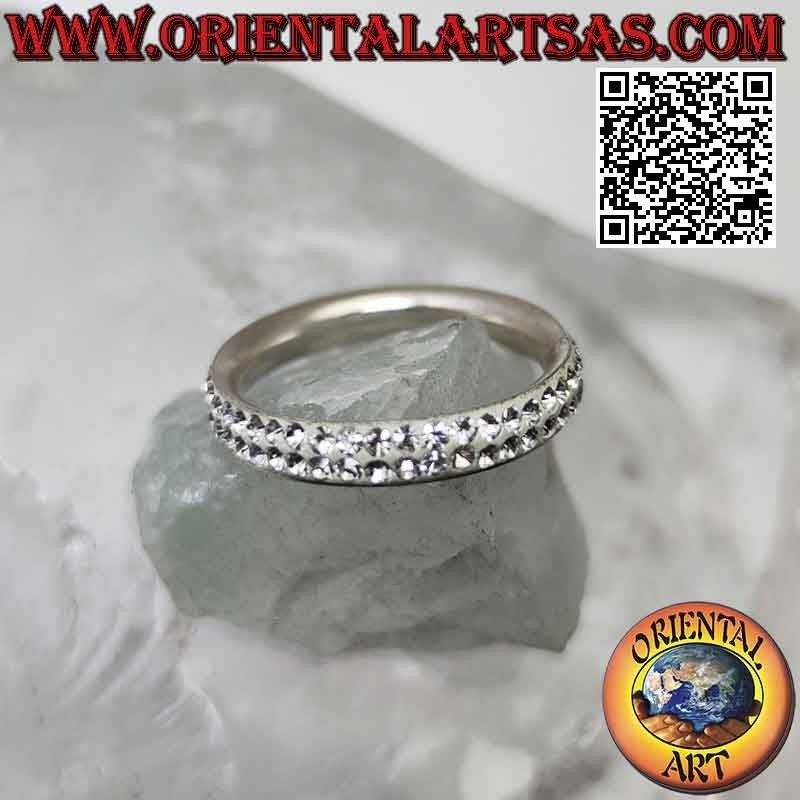Anello in argento a fascia tempestata da due file di  zirconi bianchi incollati (3 mm)