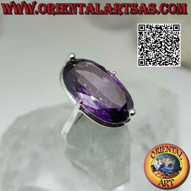 Anillo de plata con gran circonita amatista engastada ovalada en engaste sencillo