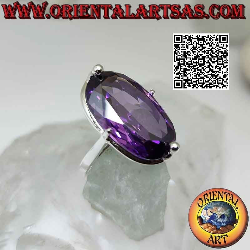 Anello in argento con grande zircone ametista incastonato ovale su montatura semplice
