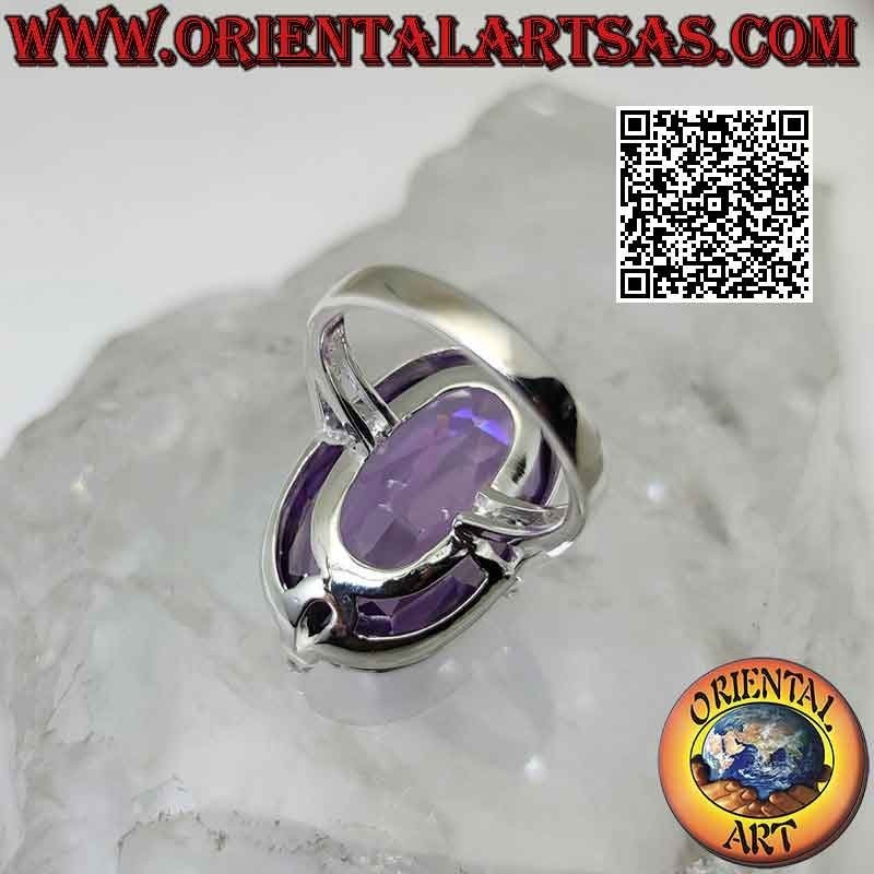 Anillo de plata con gran circonita amatista engastada ovalada en engaste sencillo