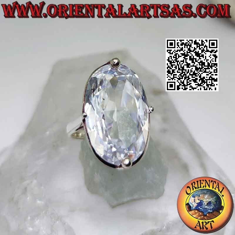 Anillo de plata con gran circonita blanca engastada ovalada en engaste sencillo