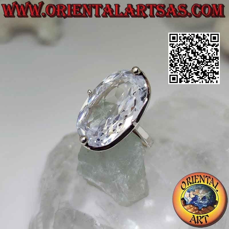 Bague en argent avec gros zircon blanc serti ovale sur un sertissage simple