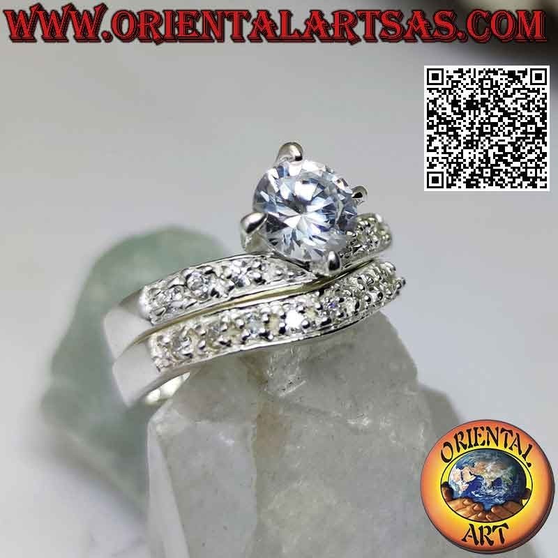 Anello in argento, coppia di verette tempestate per metà di zirconi bianchi incastonati con tondo centrale
