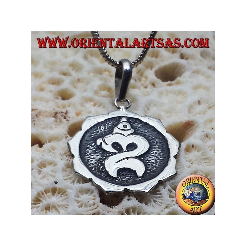 colgante de plata de OM tallado de Bali