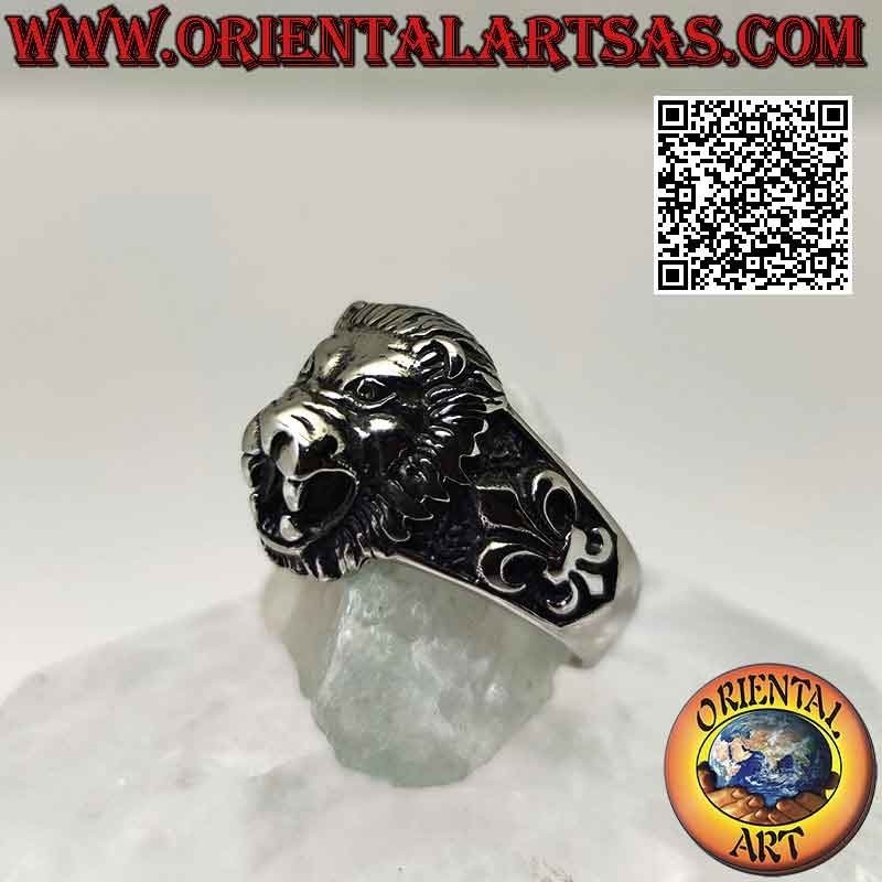 Anello in acciaio chirurgico (316L), testa di leone e giglio a bassorilievo sui lati