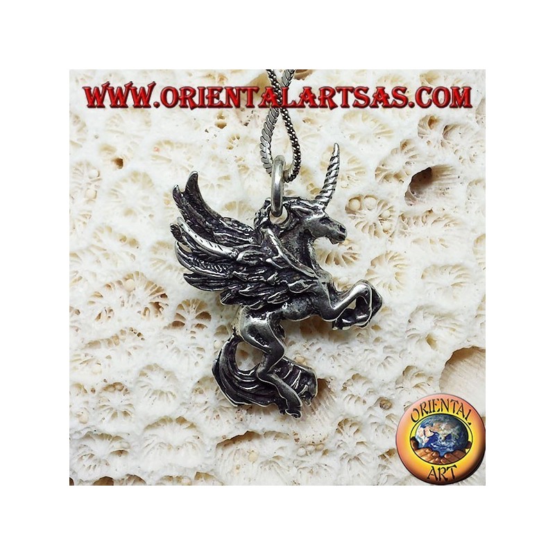 colgante de plata Pegasus dimensiones