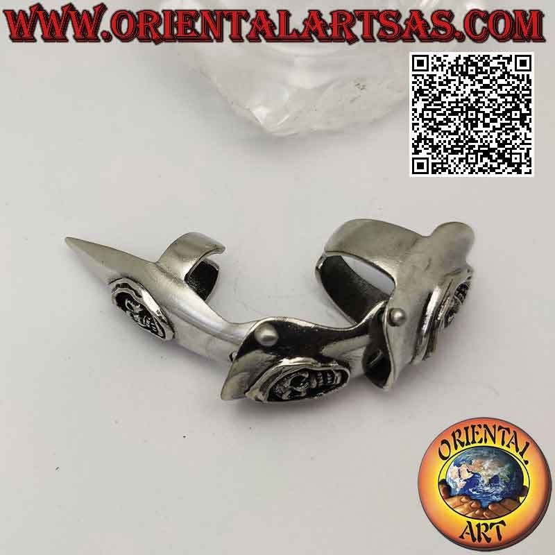 Anello in acciaio chirurgico (316L), armatura massiccia con teschi a bassorilievo (regolabile)
