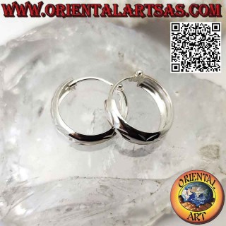 Orecchini in argento a cerchio largo diamantato a rombi da 20 mm Ø