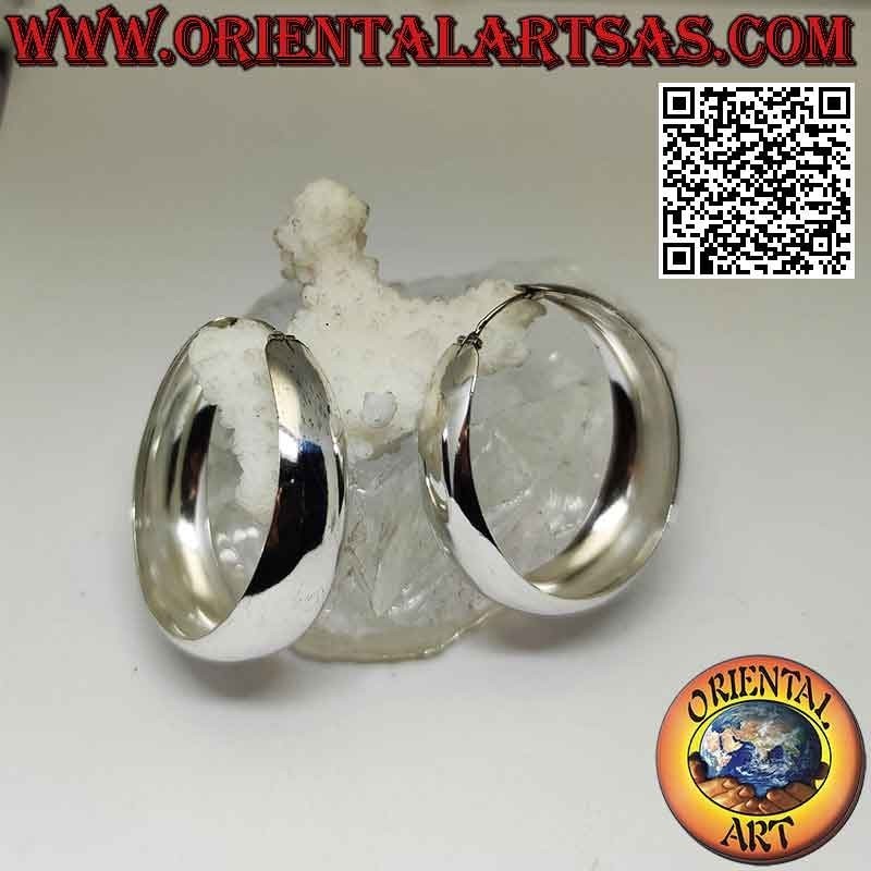 Silver earrings with a smooth and rounded wide circle of 45 mm Ø