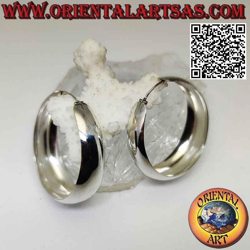 Boucles d'oreilles en argent avec un large cercle lisse et arrondi de 45 mm Ø