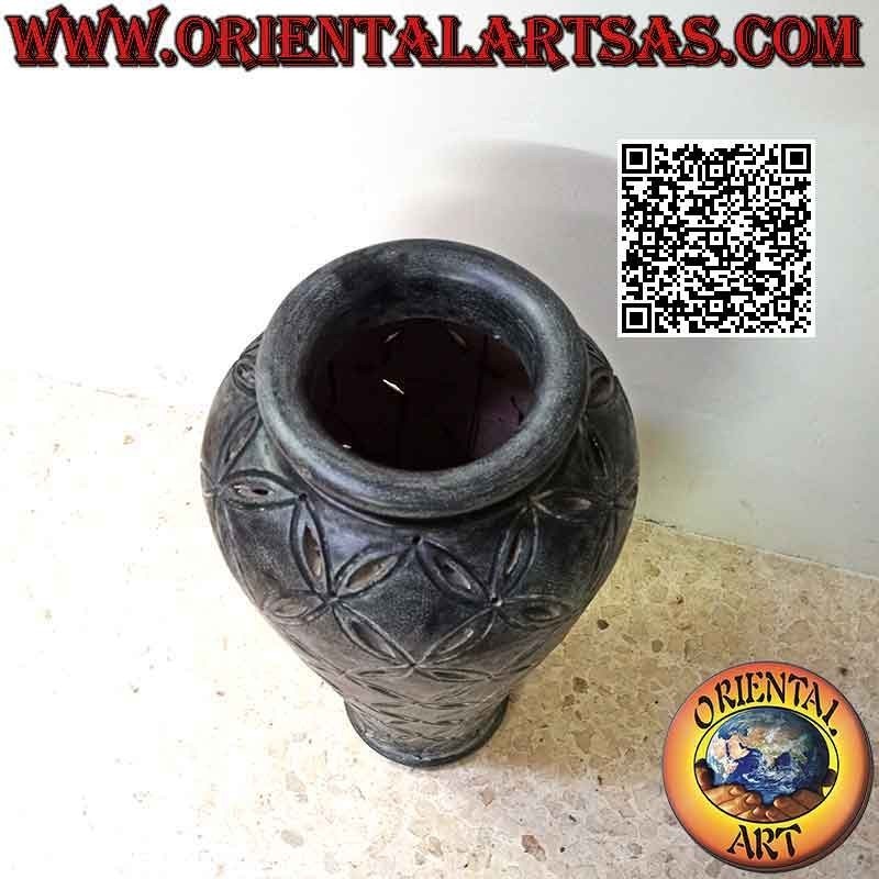 Vaso grande in terracotta colorata blu e decorazione floreale traforata, fatto a mano (70 cm e 40 cm ø)