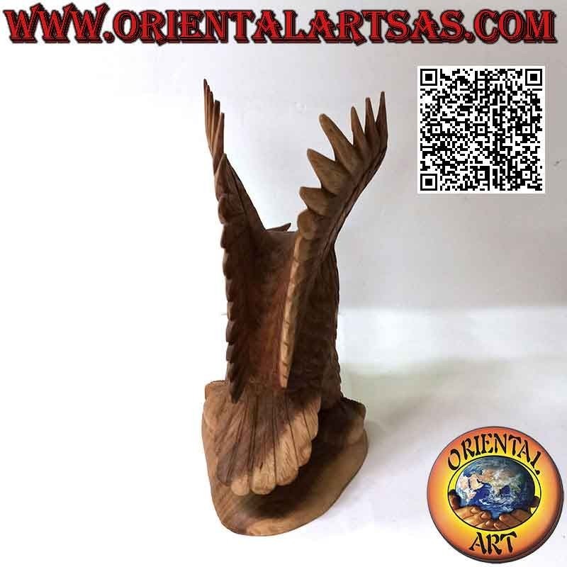 Scultura gufo con ali spiegate in legno di suar da 30 cm (scolpita a mano da un unico blocco) (naturale)