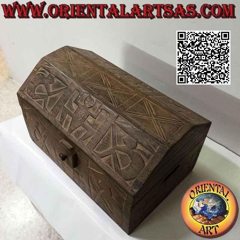 Chest with aborigines in bas-relief and square lid in balsa wood 45 cm