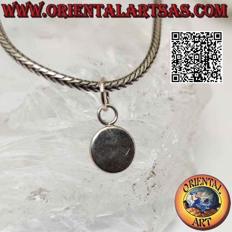 Silver pendant with round cimòfane (cat's eye) on a smooth setting