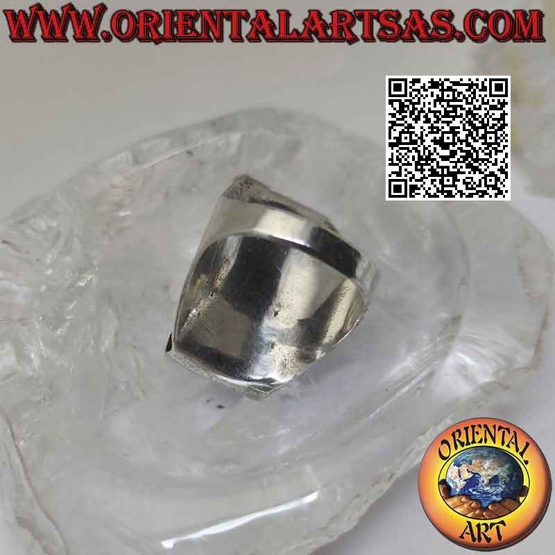 Silver ring with ancient Tibetan Dzi agate from the 1900s on traditional Nepalese setting
