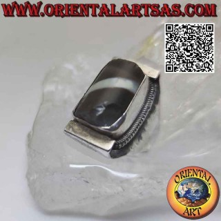 Bague en argent avec ancienne agate tibétaine Dzi des années 1900 sur monture traditionnelle népalaise