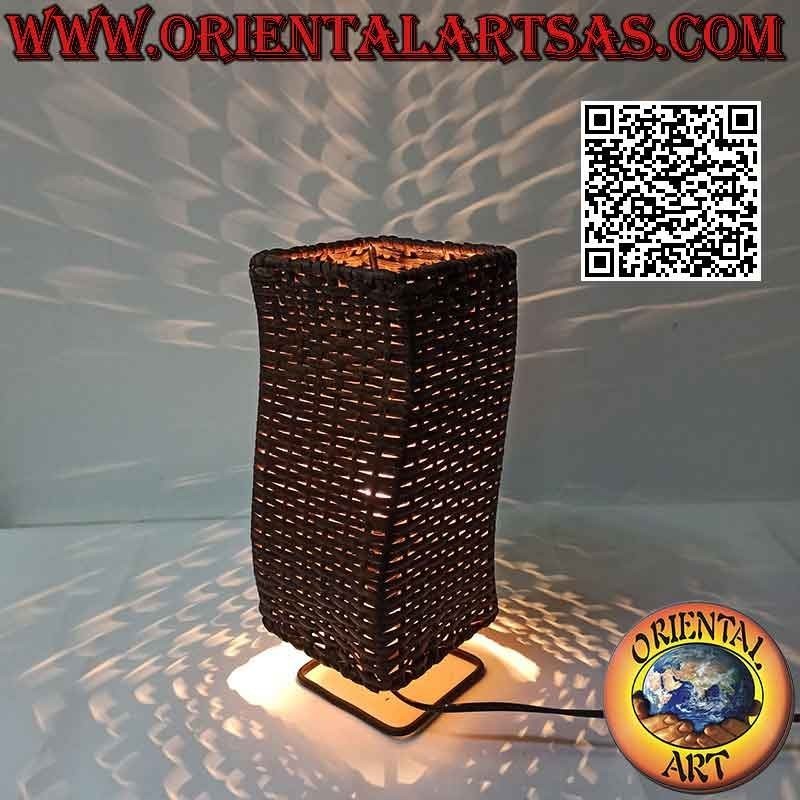 Lampada da tavolo etnica, "onda a S" a base quadrata in bambù intrecciato da 32 cm