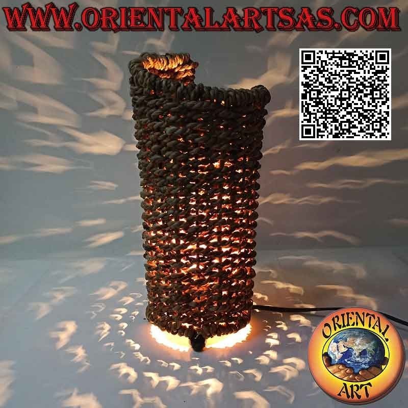 Lampe de table ethnique, "tôle cylindrique" avec une base ronde en bananier entrelacé 34 cm