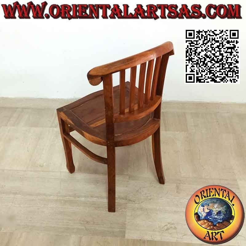 Sedia a schienale basso con bombatura curva e doghe in legno di teak