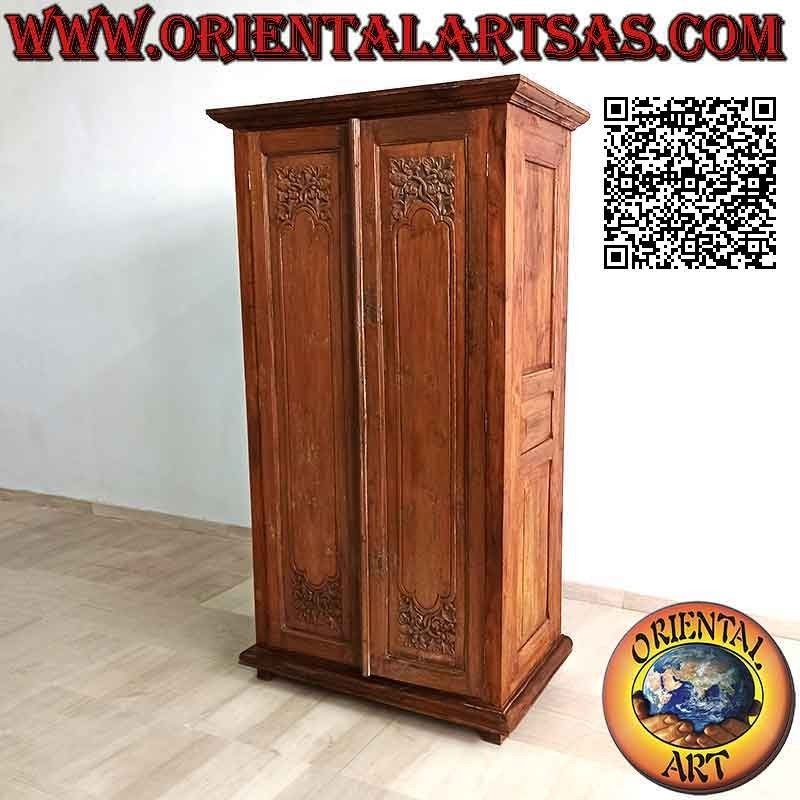 Armario alto lineal de 2 puertas y 3 baldas con decoración floral en bajorrelieve en madera de teca envejecida