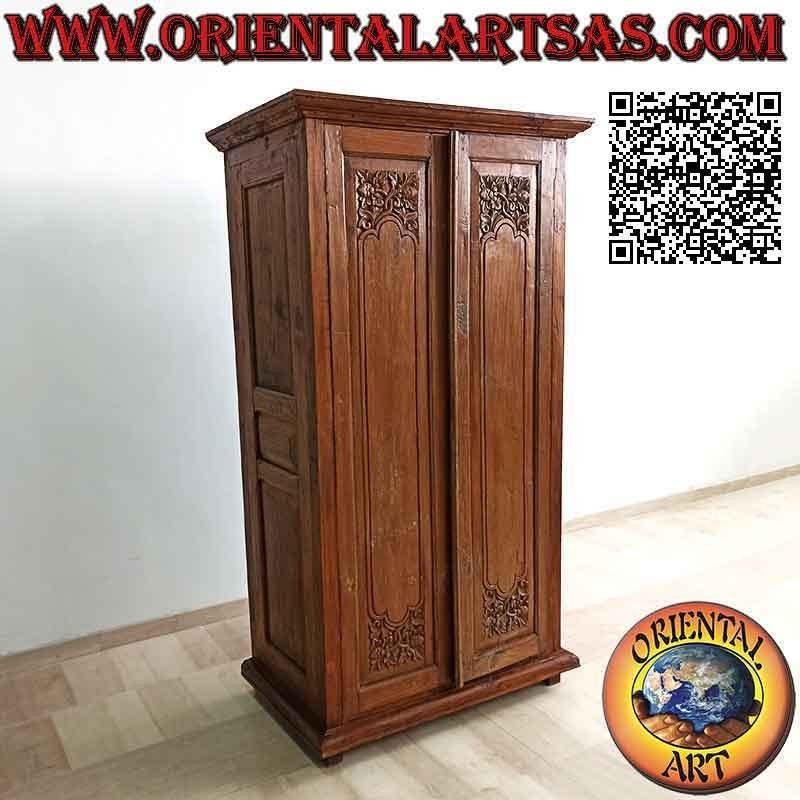 Armario alto lineal de 2 puertas y 3 baldas con decoración floral en bajorrelieve en madera de teca envejecida