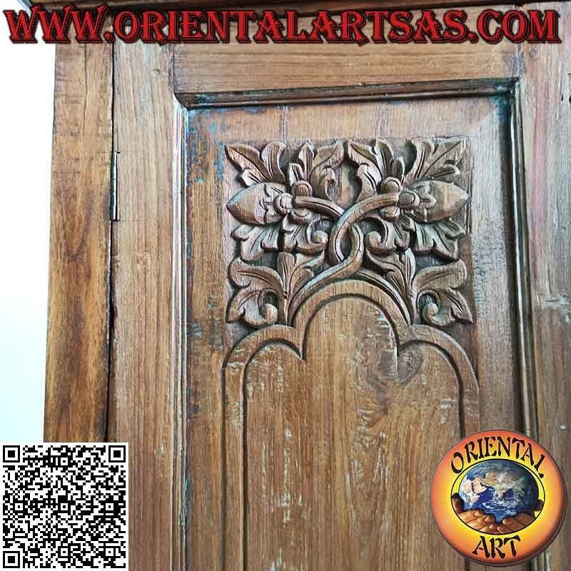 Armadio alto lineare a 2 ante e 3 ripiani con decoro floreale a bassorilievo in legno antico di teak