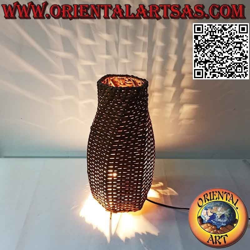 Lampada da tavolo etnica, "spirale conica" a base tonda in bambù intrecciato da 36 cm