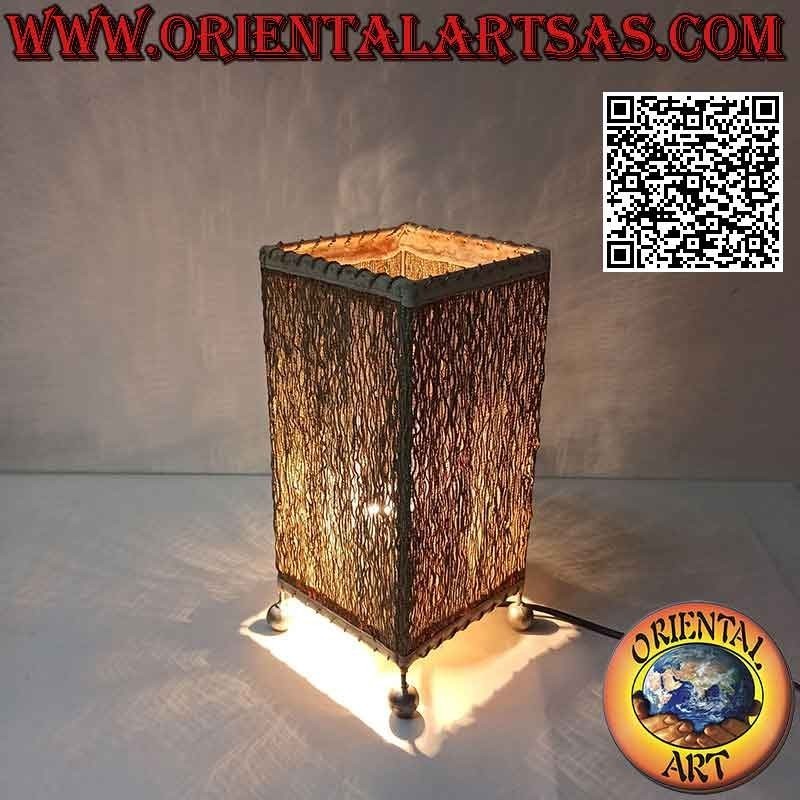 Lámpara de mesa étnica, "paralelepípedo lineal" con base cuadrada en raíz de sándalo de 28 cm