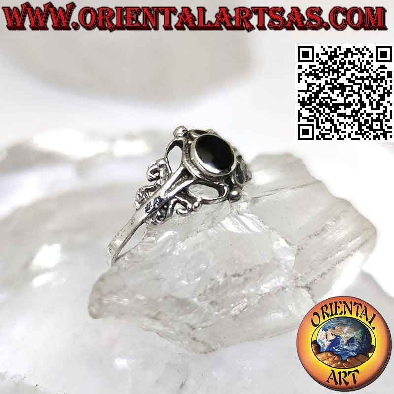Anello in argento con onice tonda e decorazioni barocche , piccolo