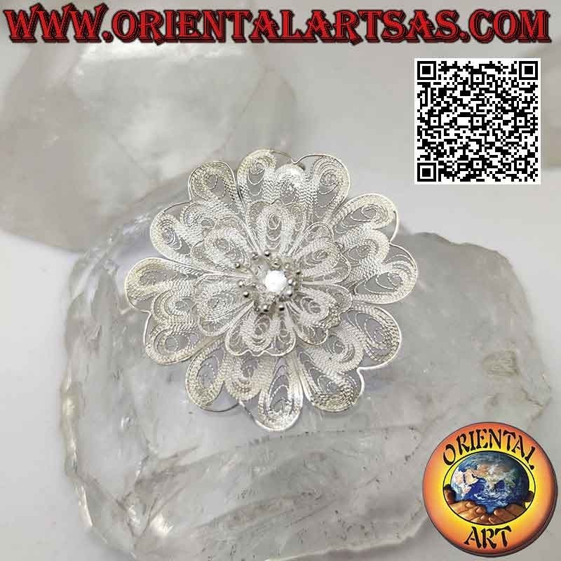 Broche pendentif en filigrane d'argent 925‰ en forme de grande fleur aux pistils saillants, fait main