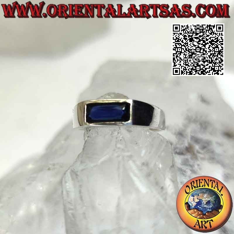 Anillo de plata con zafiro sintético rectangular horizontal talla baguette en engaste liso