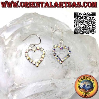 Aretes de plata con cierre de palanca con contorno de corazón de zirconia cúbica arcoíris engastados (pequeños)