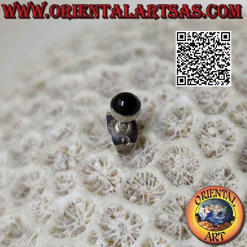 Mini orecchino in argento, pietra tonda cabochon a filo bordo liscio