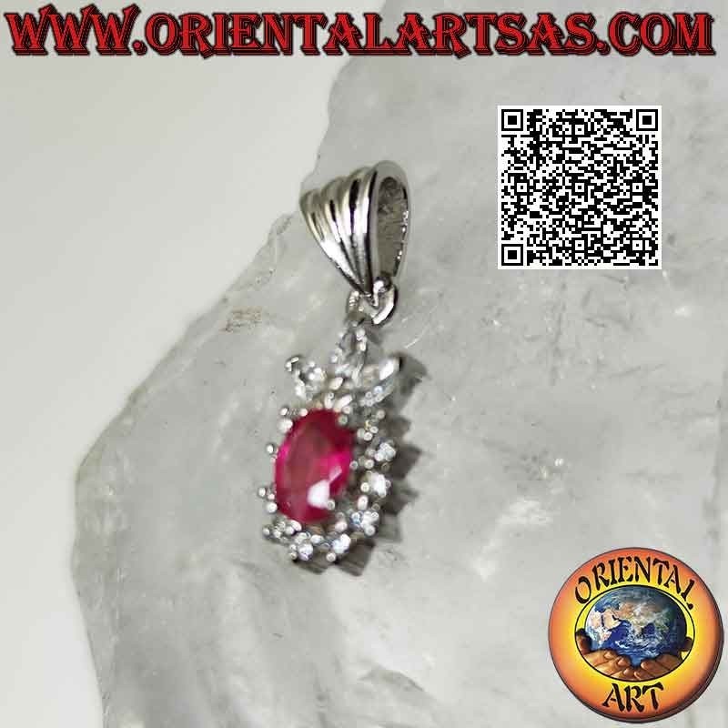 Ciondolo in argento con rubino di sintesi ovale incastonato contornato da zirconi e corona di zirconi a baguette