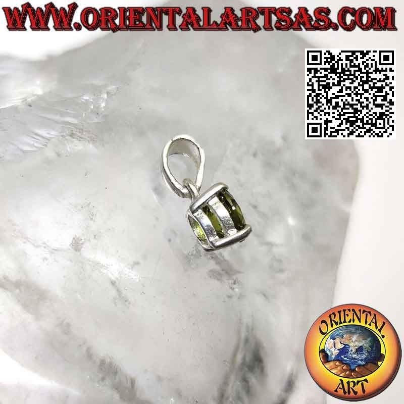 Pendentif en argent avec point lumineux de zircon citrine rond serti