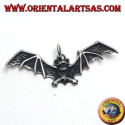 colgante de plata, murciélago con las alas abiertas
