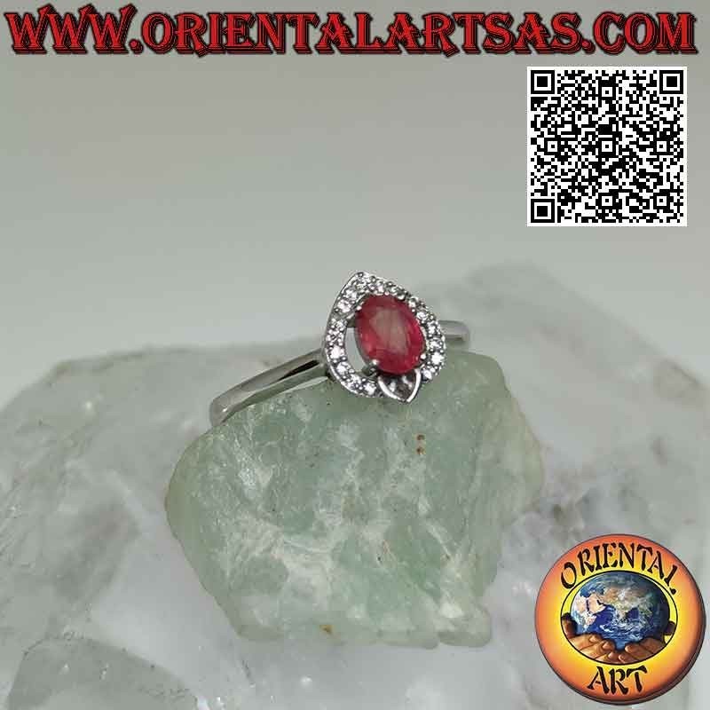 Anello in argento solitario a cuore con corona con rubino naturale ovale e zirconi