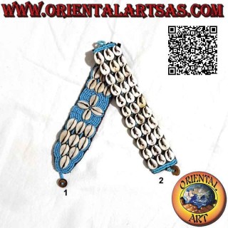 Bracelet 3 rangs avec coquillages cauris et perles colorées (fermeture bouton)