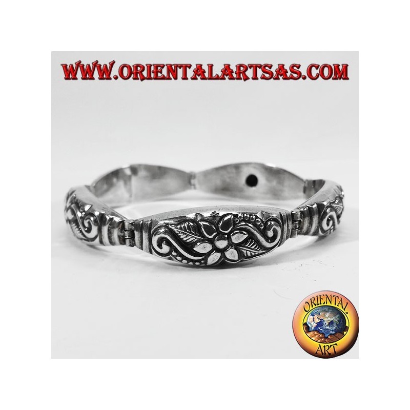pulsera de plata semi cincelado a mano de flores
