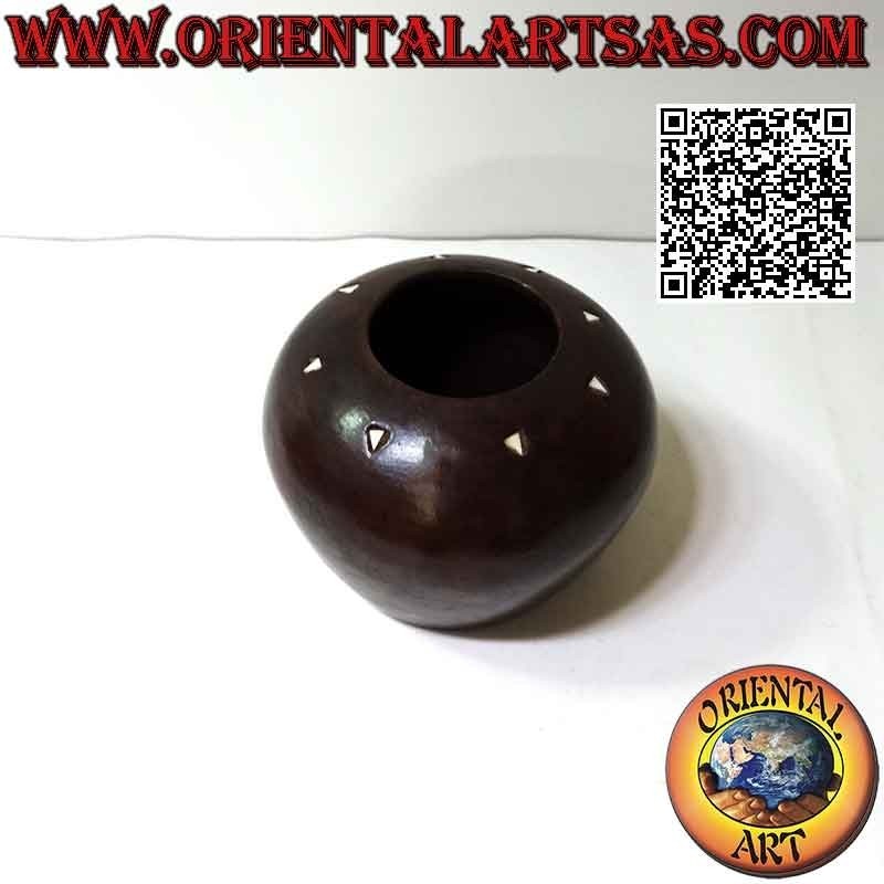 Cuenco convexo tradicional Lombok de terracota oscura con triángulos blancos, hecho a mano