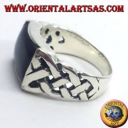 Bague en argent avec onyx et noeud celtique percé