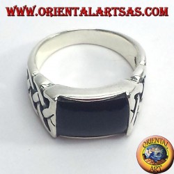 anillo de plata con ónix y nudo celta perforado