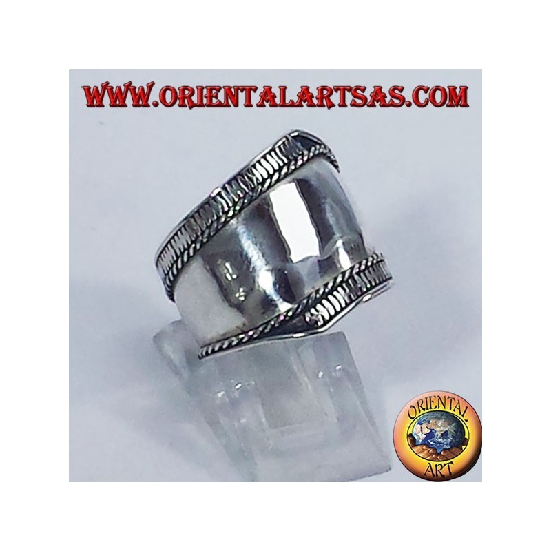 Anillo de plata de banda ancha, Bali con líneas asimétricas