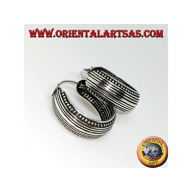 20 mm gemeißelte breite abgerundete Creolen aus Silber (1)