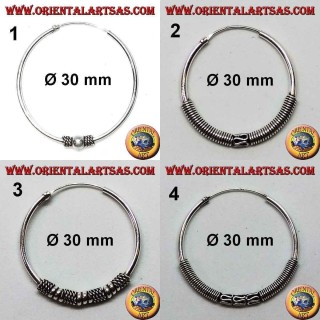 Ohrring aus 925 ‰ Silber, bearbeiteter Kreis, 30 mm Durchmesser (1)